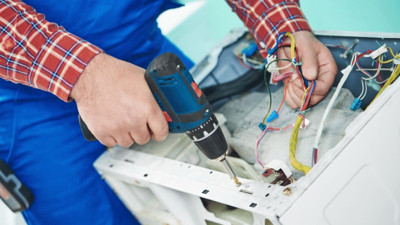 Sapanca Ukinox Ukinox çamaşır makinesi kart tamiri – Su almama arızası orijinal parça ile giderildi. - Teknik servis örneği